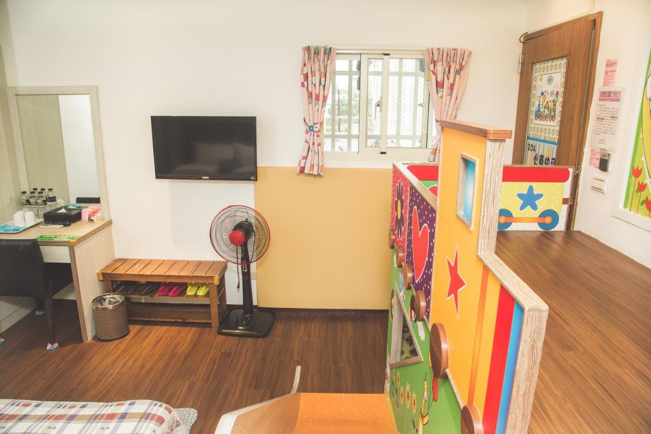 แฮปปี้ คาสเซิล เบด แอนด์ เบรคฟาสต์ Bed & Breakfast เมืองฮวาเหลียน ภายนอก รูปภาพ